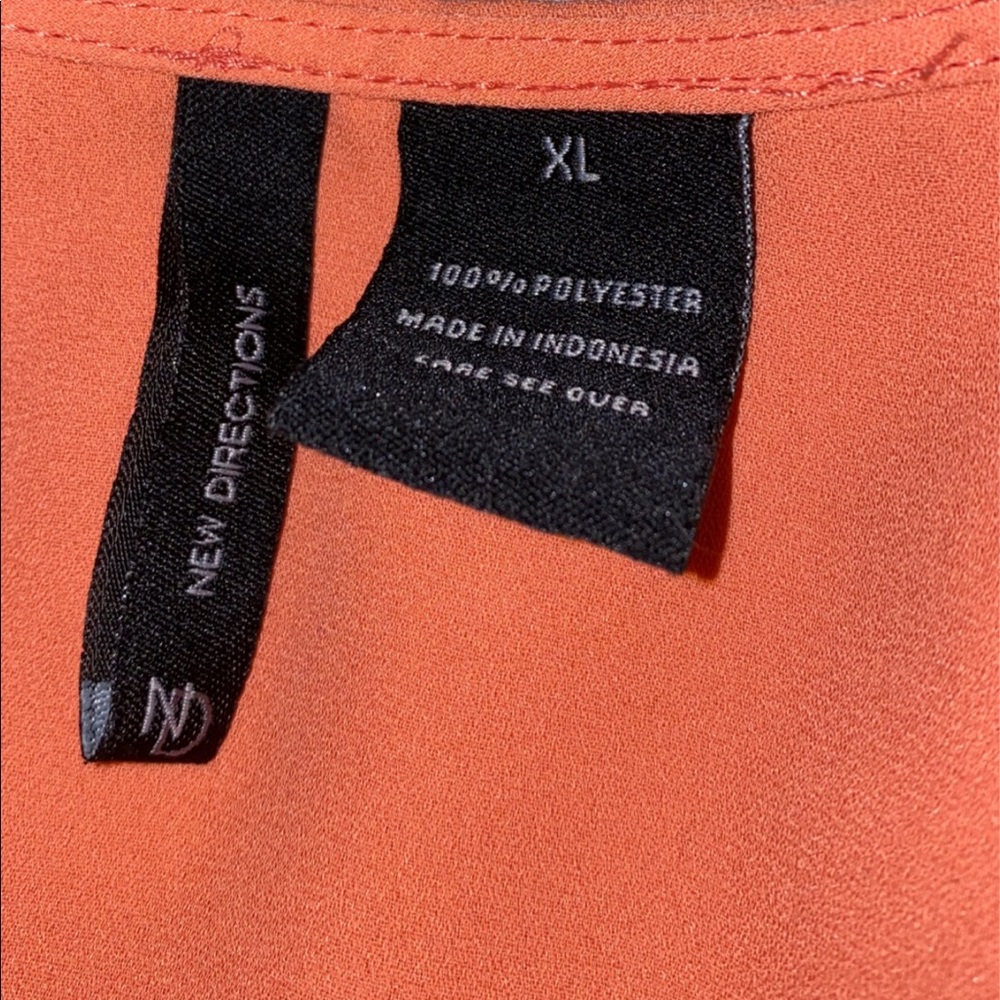 Peach blouse - Picture 3 of 3